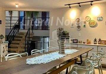 Sobrado mobiliado no bairro fazenda - itajaí
