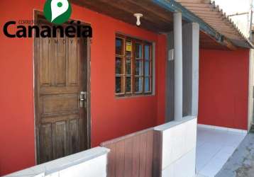 Casa em viela no centro histórico para venda - cananéia/sp