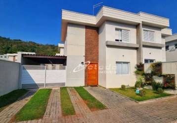 Casa com 3 dormitórios à venda, 89 m² por r$ 695.000,00 - condomínio residencial le vert - guararema/sp
