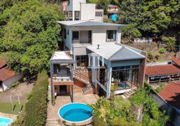 Casa com 3 dormitórios à venda, 430 m² por r$ 2.900.000,00 - cascata dos amores - teresópolis/rj