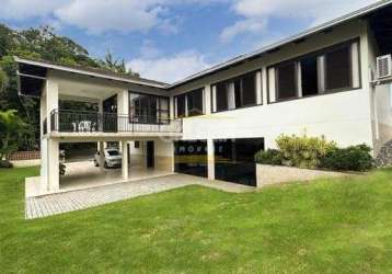Casa no iririú com 4 quartos para venda, 327 m²