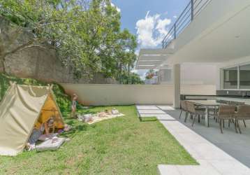 Casa moderna e nova no gramado (observar valores da opção com mobília e sem)*
