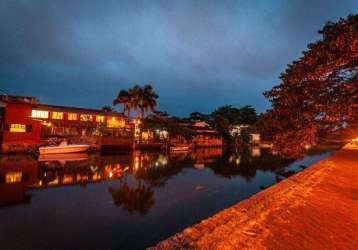 Maravilhosa casa na beira rio com 4 suítes à venda, 165 m² por r$ 1.900.000 - parque imperial - paraty/rj