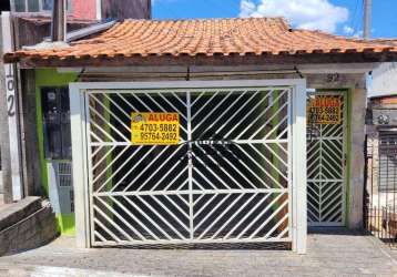 Casa com 2 dormitórios e duas vagas de garagem  para alugar por r$ 1.400/mês - parque turiguara - cotia/sp