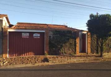 Casa com 3 quartos à venda na avenida luiz imbriani, 345, nova vila cerqueira, américo brasiliense, 218 m2 por r$ 500.000