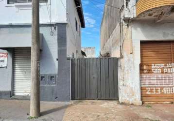 Casa com 2 quartos para alugar na avenida santo antonio, 408, vila xavier (vila xavier), araraquara, 94 m2 por r$ 950