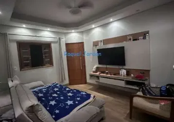 Linda casa assobradada no galo branco