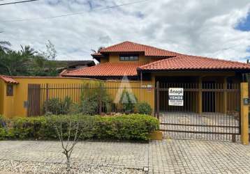 Ótima casa plana com 1 suíte mais 2 quartos à venda no bairro bucarein em joinville