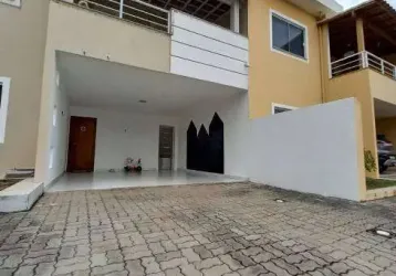 Casa com piscina em condomínio fechado na granja dos cavaleiros
