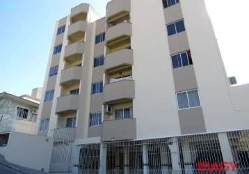 Apartamento com 2 quartos para alugar na rua dona leonildes coelho, 530, praia comprida, são josé, 65 m2 por r$ 1.500