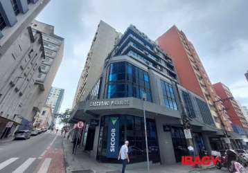 Sala comercial com 2 salas para alugar na rua anita garibaldi, 77, centro, florianópolis, 57 m2 por r$ 1.300