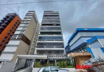 Apartamento com 4 quartos para alugar na rua são francisco, 170, centro, florianópolis, 146 m2 por r$ 7.500