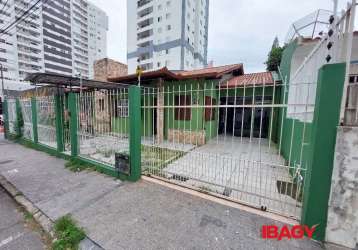 Casa para alugar na rua caetano josé ferreira, 451, kobrasol, são josé, 213 m2 por r$ 5.000