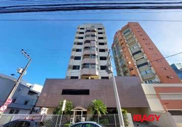 Apartamento com 1 quarto para alugar na rua fernando machado, 224, centro, florianópolis, 46 m2 por r$ 3.000