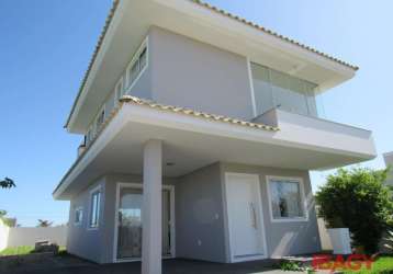 Casa com 2 quartos para alugar na rua saul silveira penha, 835, carianos, florianópolis, 138 m2 por r$ 4.000
