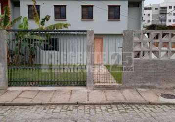 Casa à venda no bairro trindade em florianópolis