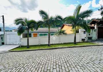 Casa de alto padrão fora de condomínio em bairro nobre à venda, 247 m² por r$ 1.200.000 - quinta da barra - teresópolis/rj