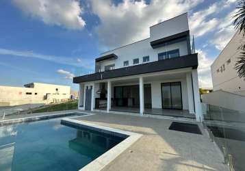 Casa em condomínio de luxo - alto conforto, segurança e qualidade de vida
