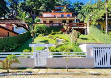 Casa com 4 dormitórios à venda, 285 m² por r$ 1.400.000,00 - comary - teresópolis/rj
