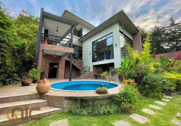 Casa com 3 dormitórios à venda, 390 m² por r$ 2.900.000,00 - cascata dos amores - teresópolis/rj