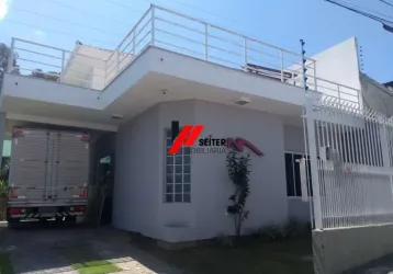 Casa a venda na agronômica, com 2 dormitorios sendo 1 suite, vaga de garagem coberta 139m²