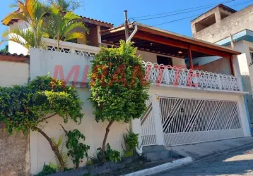 Sobrado de 180m² com 4 quartos em casa verde média