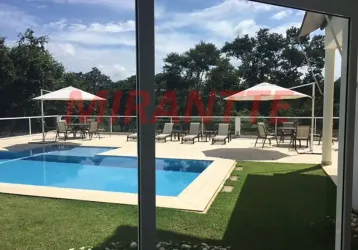 Cond. fechado de 986m² com 5 quartos em medeiros