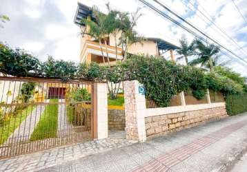 Casa com 4 quartos à venda na rua paula ramos, 982, coqueiros, florianópolis por r$ 2.190.000