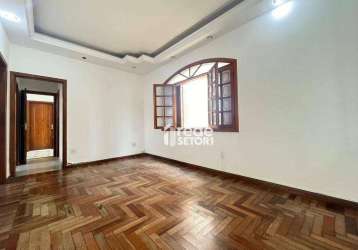 Casa com 3 quartos para alugar, 130 m² por r$ 2.500/mês - mariano procópio - juiz de fora/mg