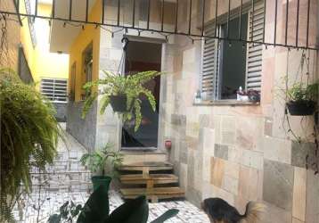 Casa de vila a venda em pinheiros!