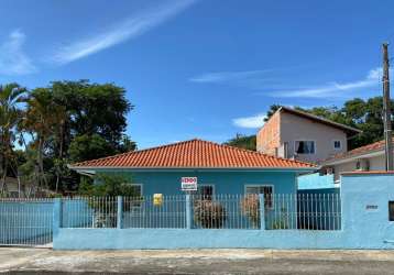 Linda casa à venda de 3 dormitórios em excelente localização em biguaçu