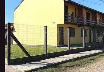 Casa em condomínio fechado com 2 quartos à venda na r. kid pepe, centro, cidreira, 69 m2 por r$ 130.000