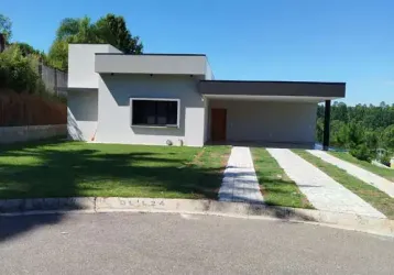 Luxuosa casa no condomínio terra caxambú