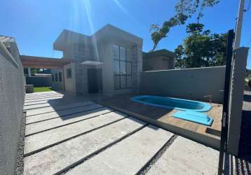 Casa com piscina 500m do mar com acabamento de alto padrão