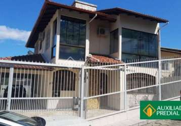 Casa com 3 quartos à venda na rua joão da cruz meira, 109, trindade, florianópolis, 256 m2 por r$ 1.500.000