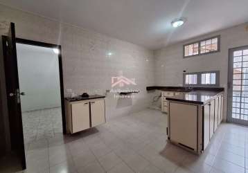 Casa com 3 quartos para alugar no estação, salto , 140 m2 por r$ 2.200