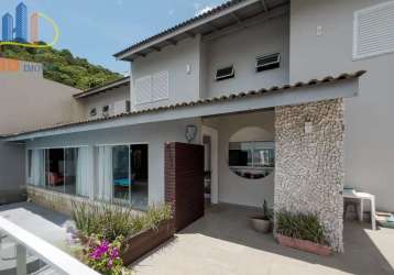 Magnífica casa com vista para o mar com 348 m² por r$ 4.200.000 - praia dos amores - balneário camboriú/sc