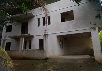 Granja com casa em fase de acabamento, ótimalocalização
