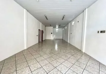 Excelente loja comercial para locação na rua duque caxias.