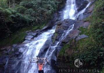 Belíssimo sítio com cachoeira à venda em taubaté - at /35.400 m², localizado na montanha numa altitude de 1.100 metros, muito verde e abundância em água, ótimo para eco turismo com uma das maiores cac