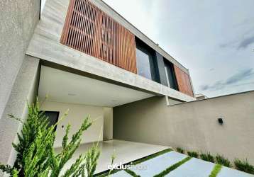 Casa contemporânea e espaçosa em região tranquila do bairro glória  por r$ 1.099.000,00