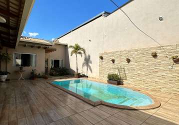 Luxo e conforto: casa com piscina e área gourmet á venda em igarapé-mg!