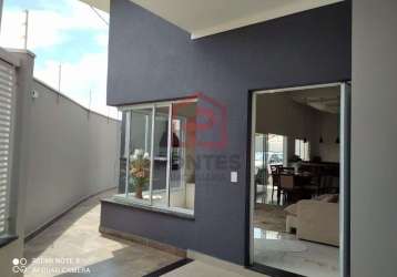 Casa com 3 quartos à venda no residencial ouro verde, botucatu  por r$ 720.000