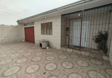 Lindo imóvel com 2 dormitórios, sala, cozinha área de serviços 1 banheiro com sistema de aquecedor a gás e garagem de 5x12 metros com churrasqueira área da garagem com lage, érea coberta..<br>l
