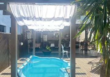 Linda casa plana com 4 quartos sendo 2 suítes à venda no bairro saguaçu em joinville - sc por r$ 1.250.000,00.