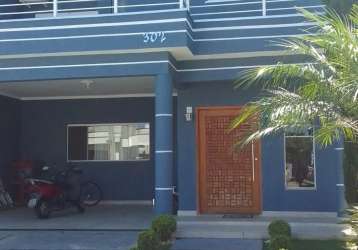 Lindo duplex em condomínio fechado 3 suítes