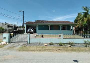 Casa de esquina - grande espaço e com área de festa