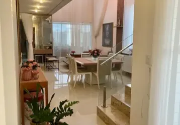 Casa em condomínio à venda com 4 quarto(s)
