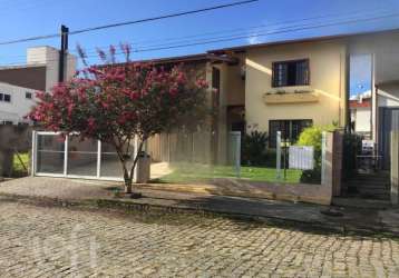 Casa com 4 quartos à venda na rua baraúna, 366, itacorubi, florianópolis, 250 m2 por r$ 1.900.000