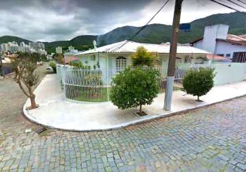 Casa com 4 quartos à venda na rua dos bambus, 336, itacorubi, florianópolis, 400 m2 por r$ 2.100.000